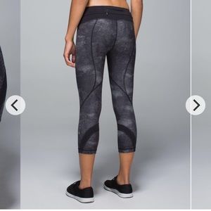 Lululemon Inspire Crop II *All Full-On Luxtreme